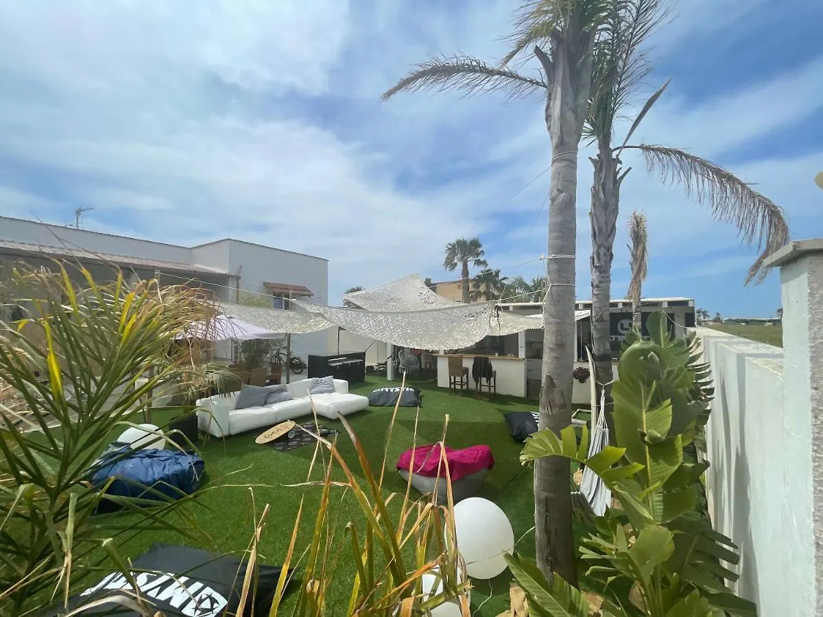 Alojamento de Acomodação e Pequeno-almoço Sunset Wave - Stagnone Kitesurf Village Birgi Vecchi Itália